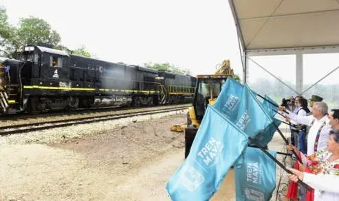 AMLO da banderazo al tramo 3 Calkiní â€“ Izamal del Tren Maya; traerá bienestar a la región y no afectará al ambiente, afirma