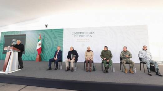 AMLO da seguimiento a plan para pacificar Michoacán; programas sociales atienden causas de la inseguridad, afirma 