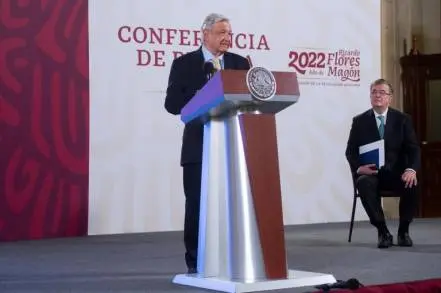 Llegan a México connacionales rescatados del conflicto entre Ucrania y Rusia; somos pacifistas, reafirma el presidente mexicano 