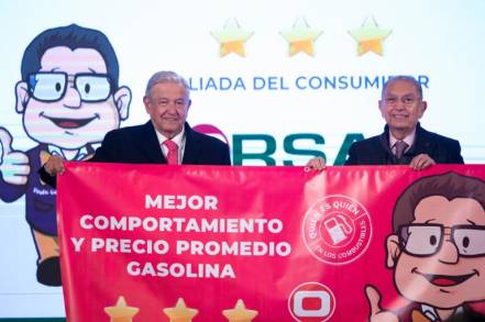 AMLO premia responsabilidad social de gasolineras y gaseras; son aliadas de consumidores: Profeco 