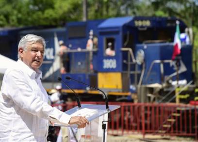 La Rehabilitación del Corredor Interoceánico del Istmo y parques industriales impulsarán desarrollo en sur-sureste: AMLO 