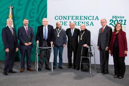 AMLO entrega Premios Nacionales de Ingeniería y de Arquitectura 2020; 4T ejecuta obras estratégicas con austeridad y talento mexicano, destaca 