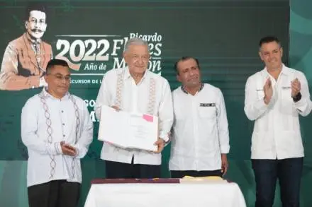 Habitantes de Oaxaca no están solos ante perdidas por el Huracán Agatha; apoyo a damnificados será ilimitado: AMLO  