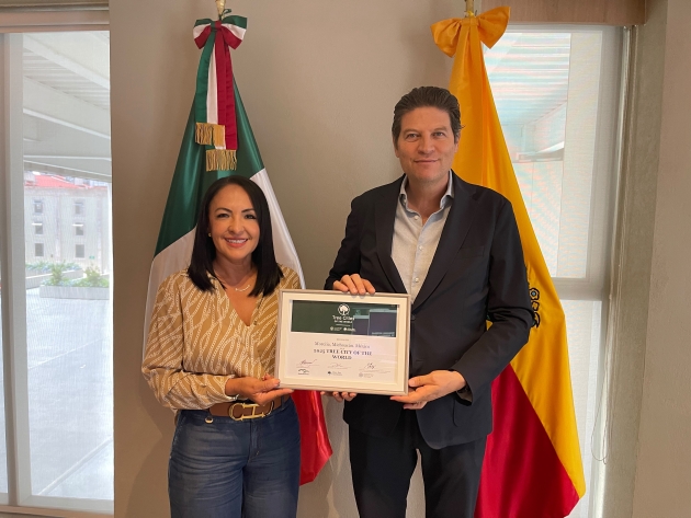 Recibe Alfonso Martínez reconocimiento internacional que distingue a Morelia como "Ciudad Árbol" 