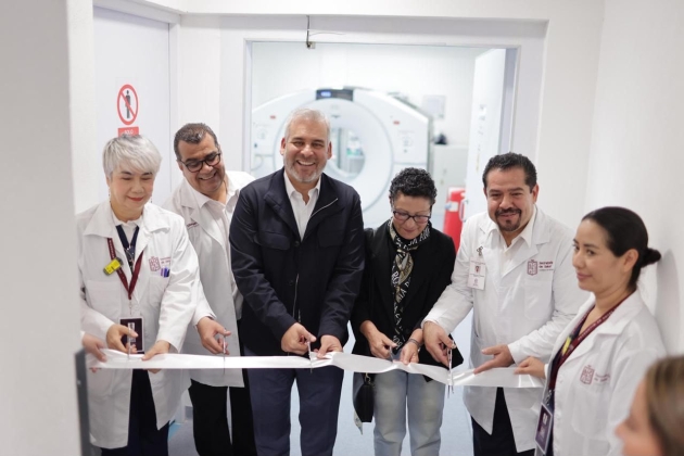 "Avanzan tratamientos contra el cáncer en Michoacán; van 13 mil radioterapias en 10 meses": Ramírez Bedolla