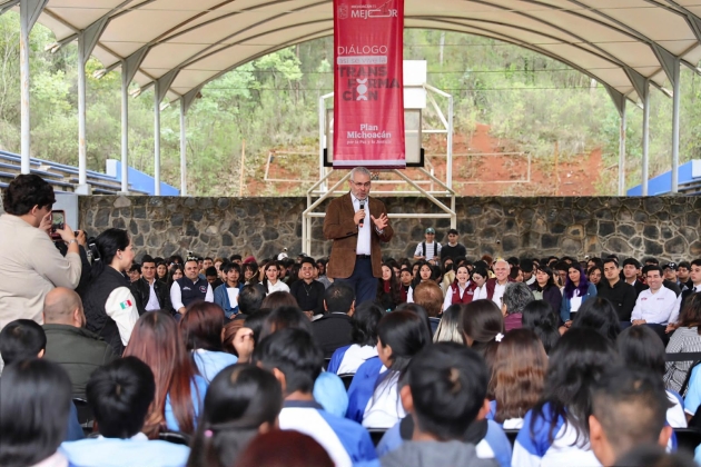 "Más de 55 mil estudiantes en Michoacán reciben apoyo para el transporte": Ramírez Bedolla 