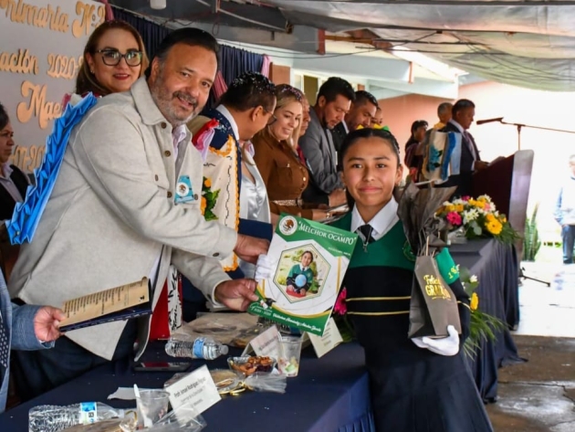 "Los sueños comienzan en las aulas; apoyarlos es construir el futuro de Pátzcuaro": Alcalde Julio Arreola