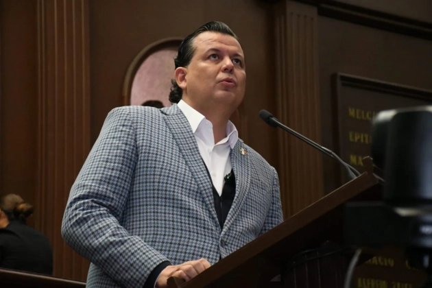 Celebra el Dip. Guillermo Valencia reforma que reconoce como delito el desplazamiento forzado