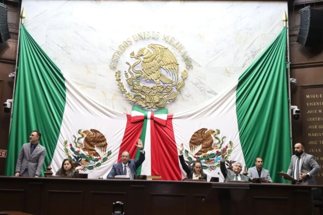 "El Servicio Social podrá acreditar experiencia laboral en estudiantes de Michoacán": 76 Legislatura