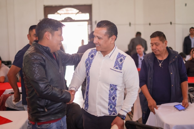 "Michoacán avanza con autogobiernos, pero debemos consolidar esa conquista para que no haya un revés": Carlos Torres Piña