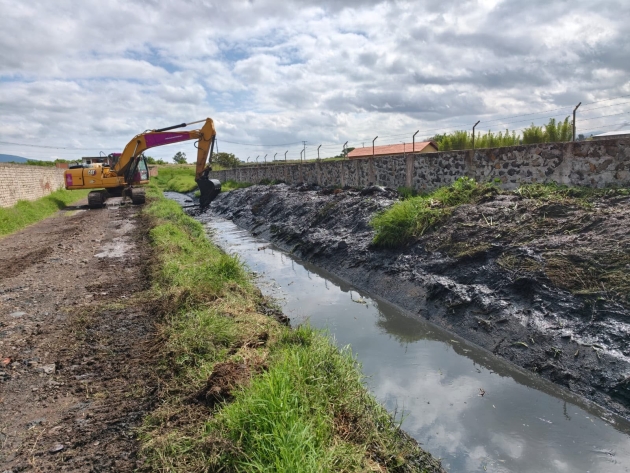 SCOP realiza trabajos de limpieza en canales pluviales de San Juanito y La Minzita: Rogelio Zarazúa
