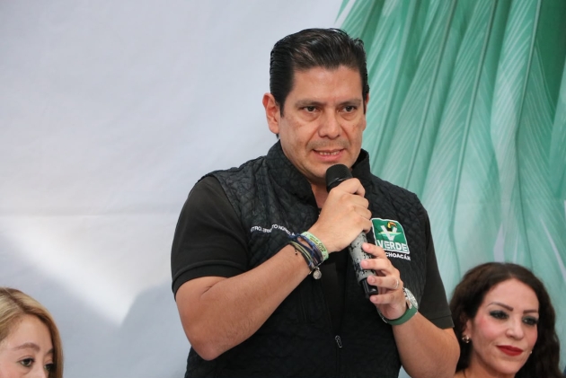 Continúa Ernesto Núñez difusión del plan "Michoacán Competitivo"  en varios Municipios de la Entidad