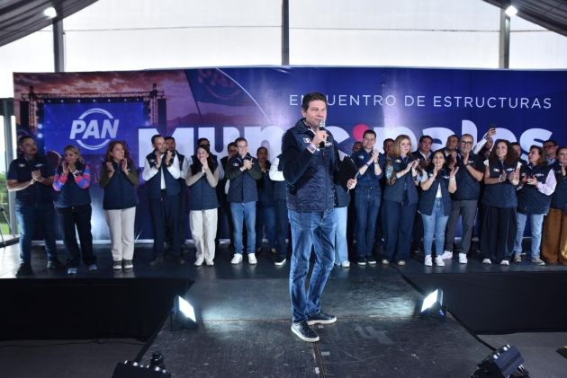 Alfonso Martínez toma protesta a estructuras municipales del PAN 