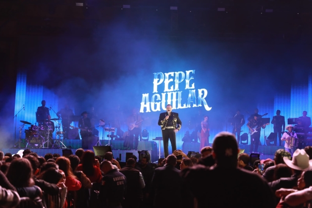Eufórico y Jubiloso Espectáculo de Folklor Mexicano a Cargo de Pepe Aguilar en el Grito de Independencia  