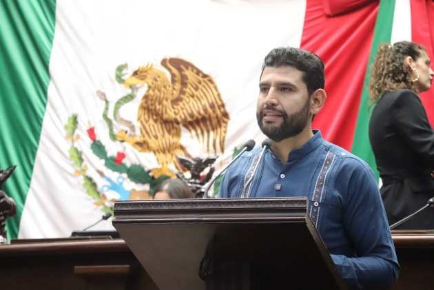 Pide el Dip. Octavio Ocampo proteger actividad artesanal y mejorar el nivel de vida de los Artesanos Michoacanos