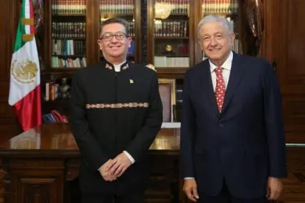 AMLO recibe Cartas Credenciales de 10 Embajadores 