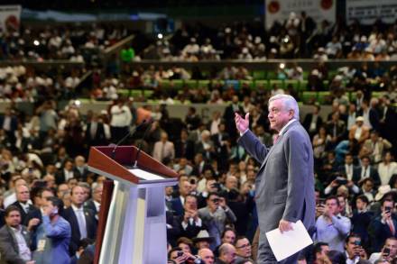 AMLO reafirma compromisos con trabajadores de México