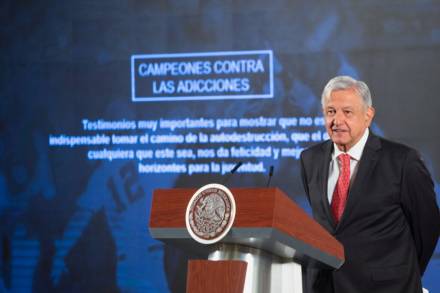 AMLO destaca importancia de informar permanentemente sobre coronavirus