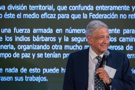 AMLO presenta avances en construcción de Refinería Dos Bocas y aeropuerto de Santa Lucía