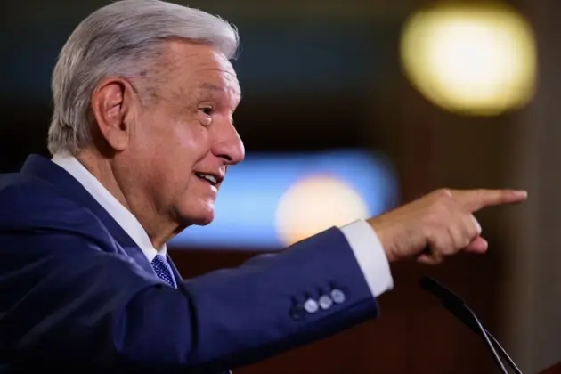 Tenemos que poner de pie lo más pronto posible a Acapulco; distribuimos  despensas y enseres: AMLO 
