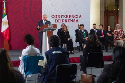 Entregan 740 mil 709 créditos para la reactivación económica y la vivienda entre abril y mayo 2020: AMLO 