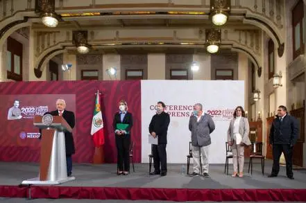 Candidatos a dirigir sindicato petrolero exponen propuestas en conferencia del Presidente AMLO 