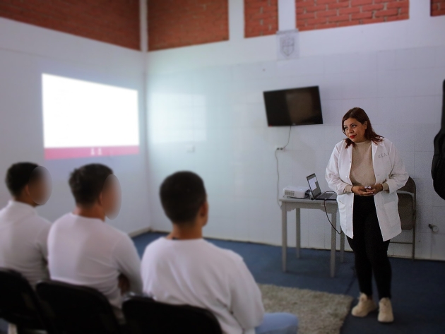 Concientizan a jóvenes en proceso de internamiento sobre consumo de drogas 