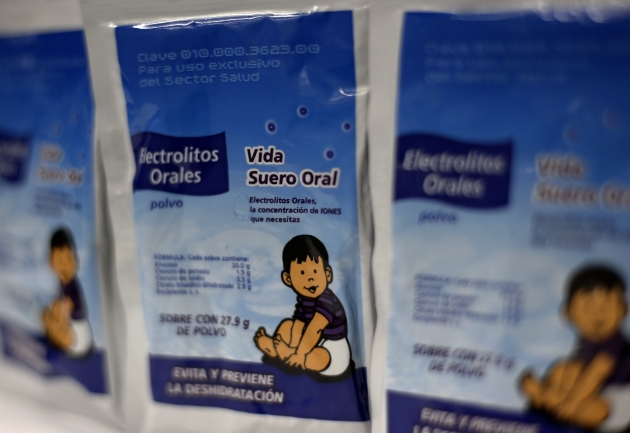 Evita la deshidratación con los sobres de Vida Suero Oral; gratuitos en la SSM 