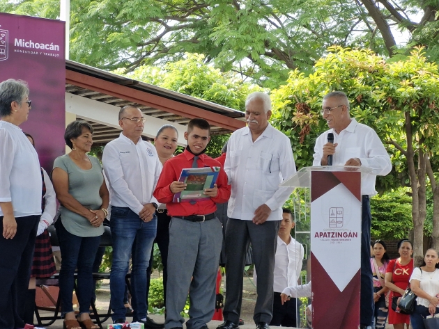 Regresaron a clases más de 63 mil estudiantes en la región de Apatzingán 