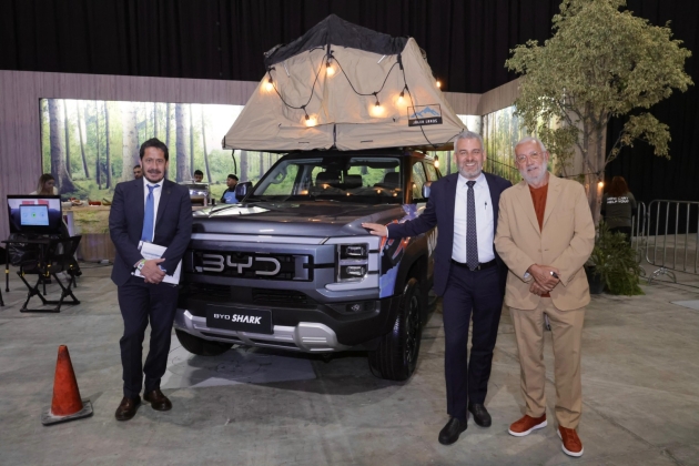 Asiste Ramirez Bedolla a presentación de camioneta híbrida BYD en México 