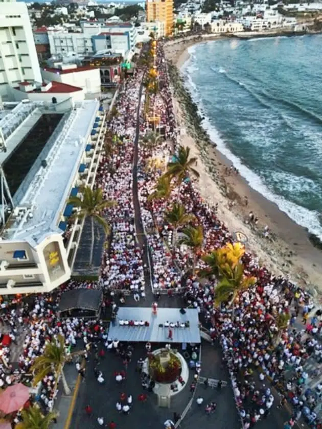 EN MAZATLÁN CLAUDIA SHEINBAUM PLANTEA MÁS DERECHOS SOCIALES PARA JORNALEROS, PESCADORES, EMPACADORAS Y AGRICULTORES