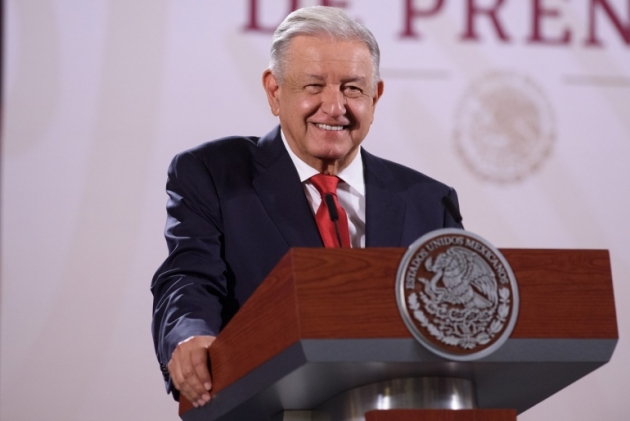 Apoyo a aprendices de Jóvenes Construyendo el Futuro está garantizado todo 2024: AMLO 