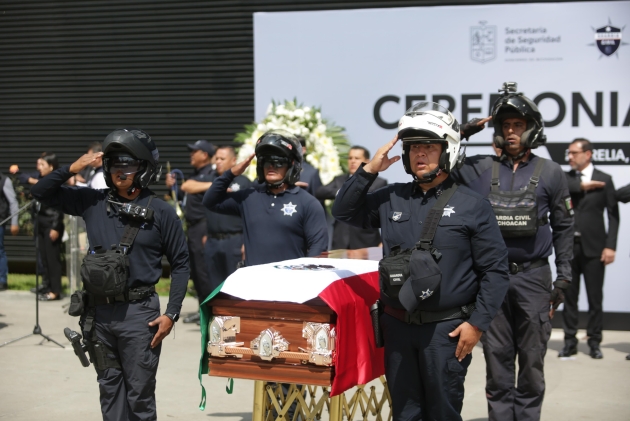 Rinden homenaje a oficial de la Guardia Civil caído en cumplimiento de su deber 