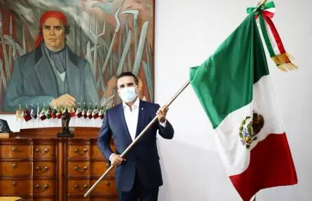 La mejor manera de festejar nuestra identidad, es cuidándonos: Silvano Aureoles