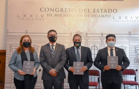 RECIBE CONGRESO DEL ESTADO DE MICHOACÃN INFORME DEL RECTOR DE LA UMSNH  