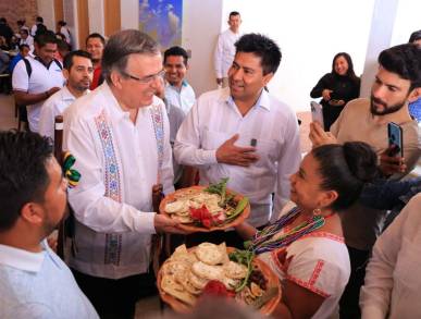 El Canciller Marcelo Ebrard inaugura la primera Oficina de Enlace Municipal en todo Oaxaca 