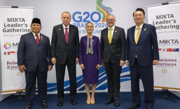 La Presidenta de México Claudia Sheinbaum se Reúne con los Líderes MIKTA En el Encuentro del G20  