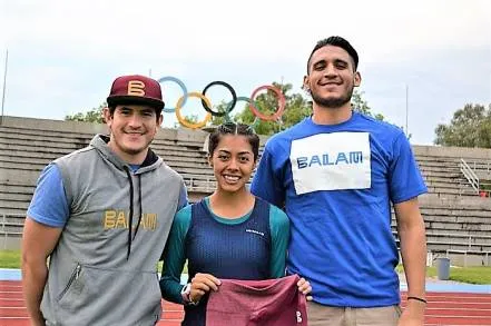 Jóvenes emprenden negocio en Michoacán con beca JCEF