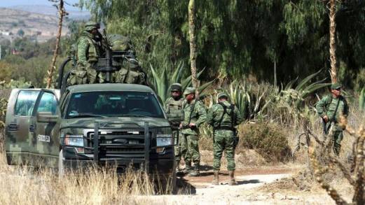 Civiles destruyen helipuerto militar en Aguililla, Michoacán; exigen más seguridad ante ola de violencia. 