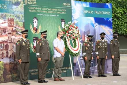 El Secretario del Gobierno de Apatzingán Sabino Campos encabeza la Conmemoración  de la 174 Gesta de los Niños Héroes 