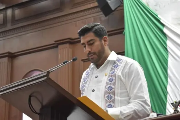 Presenta el Dip. Poncho Chávez iniciativa para brindar educación a mujeres víctimas de violencia 