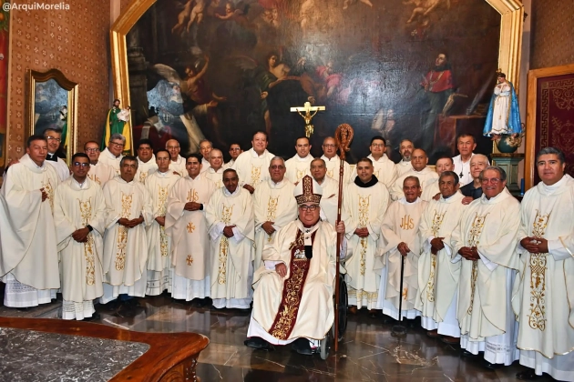 Monseñor Carlos Garfias Merlos Celebra 29 Años en el Camino Episcopal;  en la Catedral de Morelia