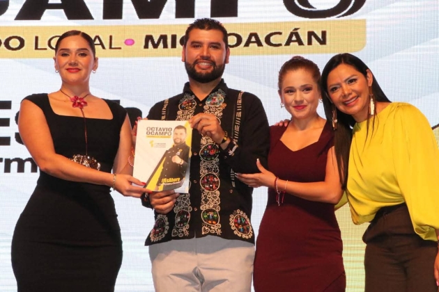 El Dip. Octavio Ocampo del PRD Michoacán presenta su primer informe en Zitácuaro 