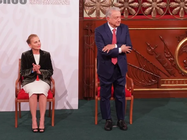 AMLO  busca regresar Carácter de Empresa del Estado a la CFE 