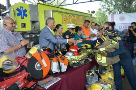 Gobierno de Morelia reconoce labor altruista de su cuerpo de Bomberos