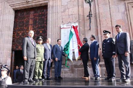 Encabeza Carlos Herrera recorrido del Bando Solemne de las Fiestas Patrias