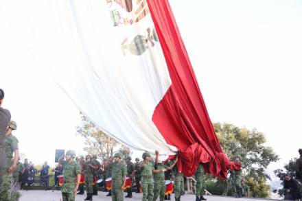 Actividades del mes patrio refuerzan nuestra identidad nacional: Carlos Herrera