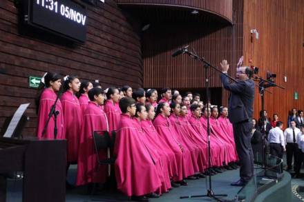 Llevan Niños Cantores de Morelia música de lenguas indígenas al pleno de la Cámara de Diputados 