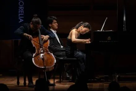 El virtuosismo de Santiago Cañón-Valencia, epicentro de emociones e intensidad musical