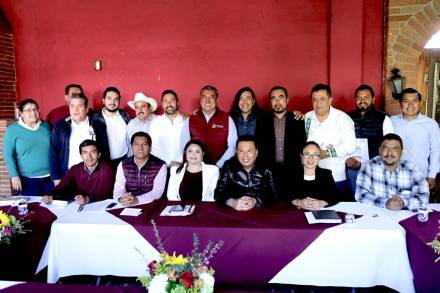 Presidentes municipales de morena se unen por Michoacán.